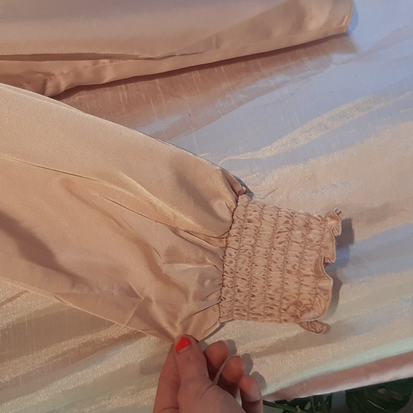 SuzyShier Blouse - Picture 2 of 4